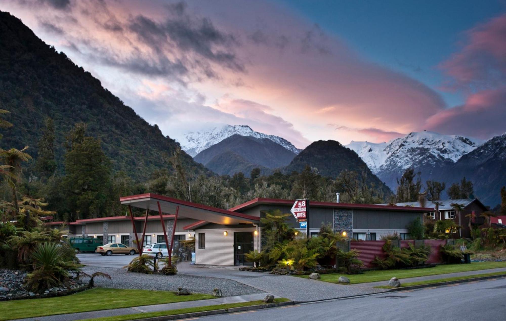 58 On Cron Motel Земля Франца-Иосифа Экстерьер фото